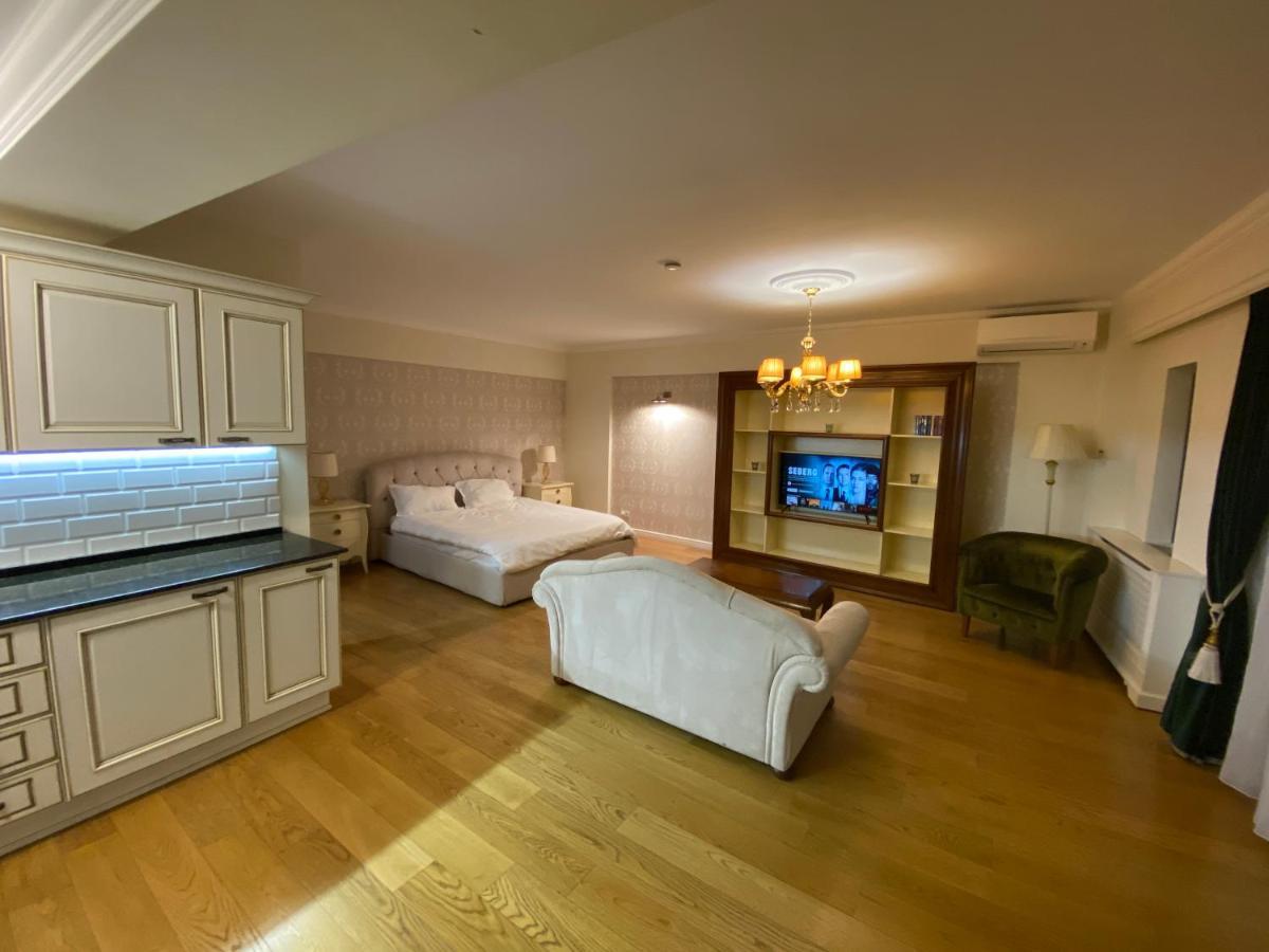 Holidays Central Host Bukares Bagian luar foto
