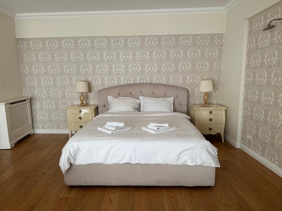 Holidays Central Host Bukares Bagian luar foto